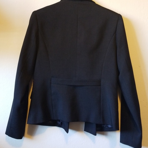 Blazer - Picture 4 of 4